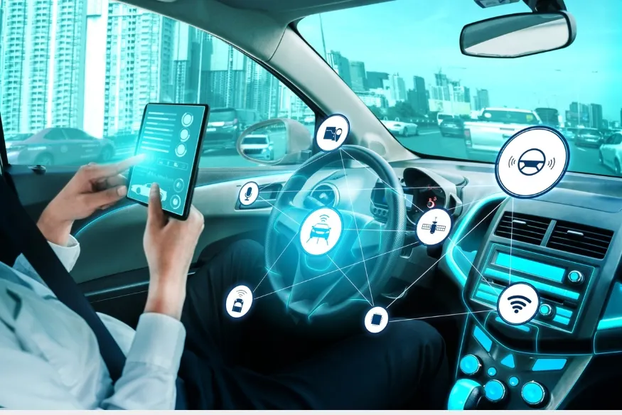 A Revolução Digital no Volante: Conectividade Automotiva no Brasil
