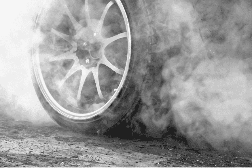 Como as corridas de arrancada moldaram a cultura automotiva nacional