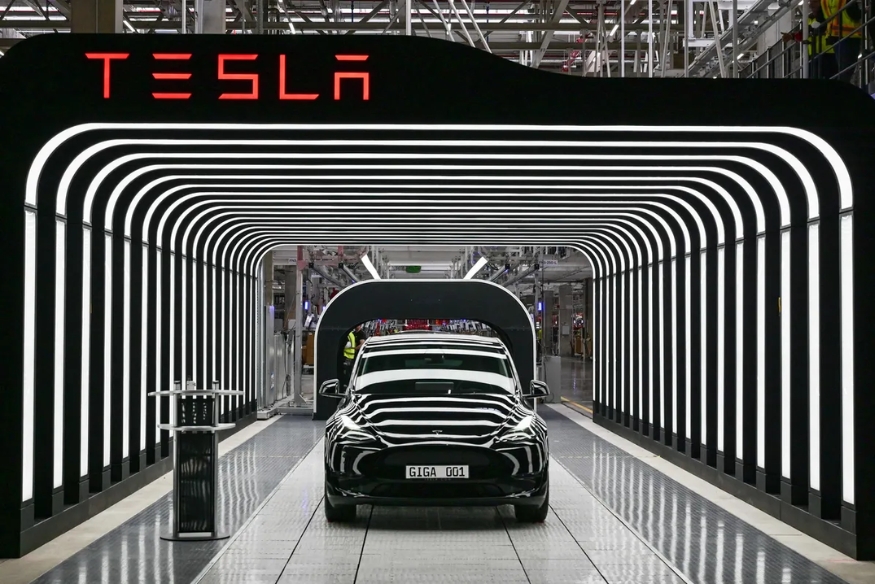 Tesla e a Revolução Automotiva: Inovação Que Molda o Futuro