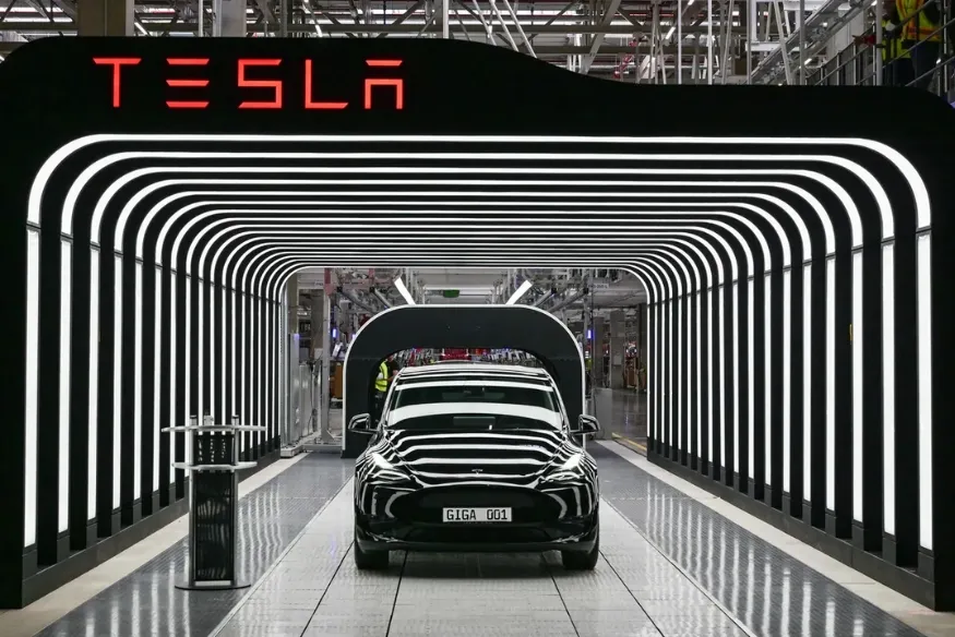 Tesla e a Revolução Automotiva: Inovação Que Molda o Futuro